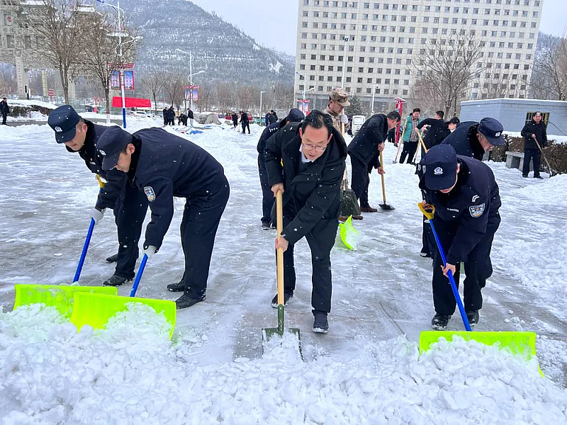 县安委办组织开展“破冰行动”应急演练
